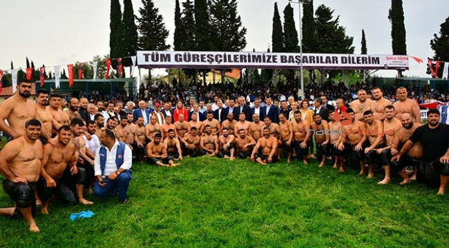Manavgat'ta başpehlivan Serhat Gökmen oldu