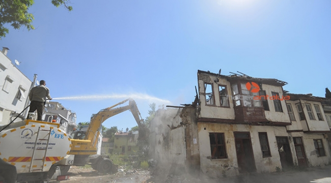 Metruk binalar yıkılıyor