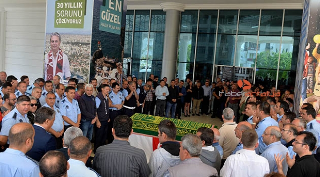 Zabıta memurunu son yolculuğuna mesai arkadaşları uğurladı