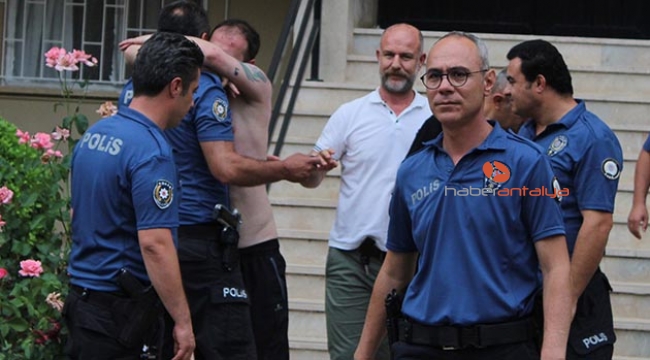 Antalya'da alkollü gencin polis sevgisi