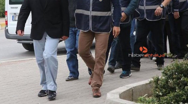 Gazeteciler FETÖ suçlamasıyla hakim karşısına çıktı
