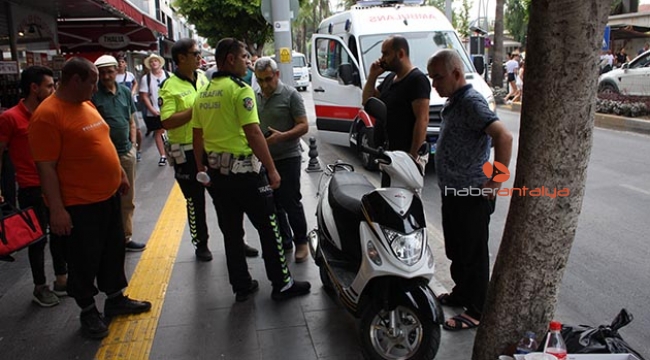 Motosiklet yaya geçidinde turiste çarptı
