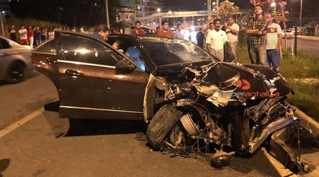Ölümden dönen sürücü, otomobili bırakıp kaçtı