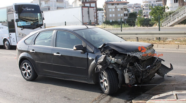 Önce bariyerlere sonra bisiklete çarptı