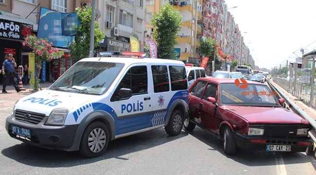 Polisten kaçarken polis aracına çarptı 
