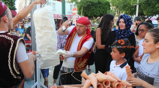 Ücretsiz dondurma izdihamı!