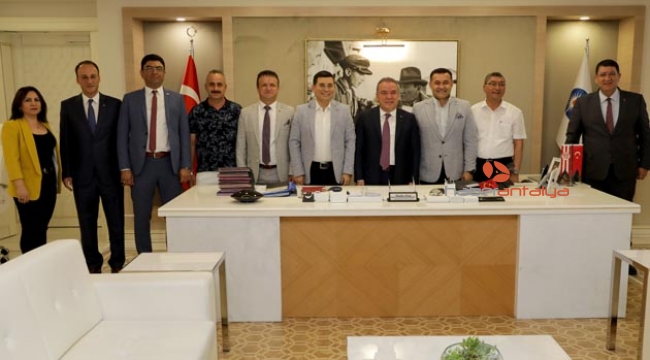 Başkan Böcek, Tütüncü'yü ağırladı 
