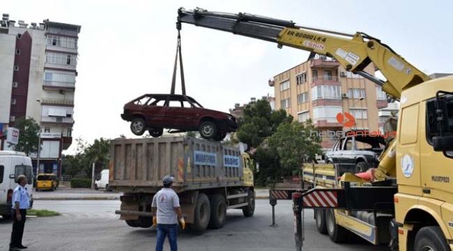 Hurda araçlar toplandı