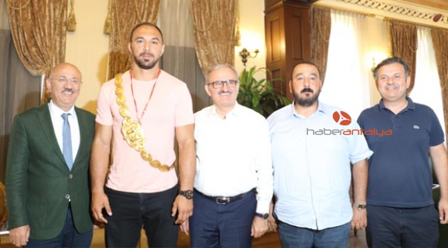 Karaloğlu: '' Başpehlivanlık önemli ama...''