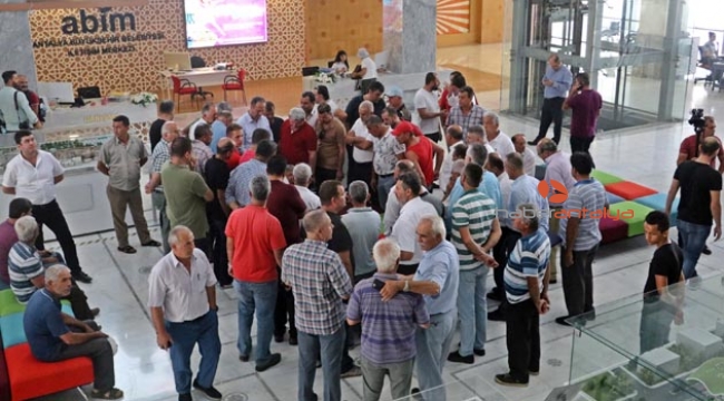 Ulaşım esnafı büyükşehir belediyesine yürüdü