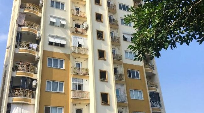 13'üncü kattan ölüme atladı
