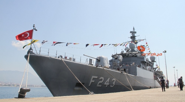 Alanya'da TCG Yıldırım Fırkateyni ziyarete açıldı