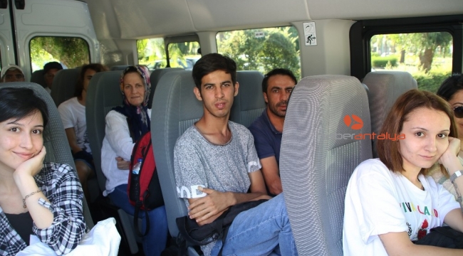 Büyükşehir Belediyesi üniversite öğrencilerini karşılıyor, rehberlik yapıyor