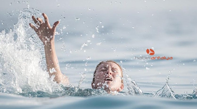 Denizde boğulma tehlikesi geçiren Rus turist, hastanede öldü