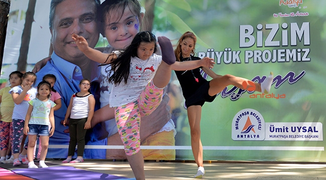 ENGELSİZ KAFEDE JİMNASTİK