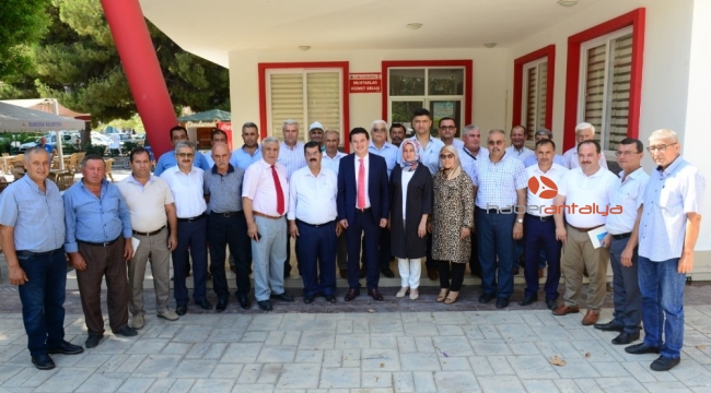 Kumluca'da muhtarların yeni başkanı İbrahim Songur oldu
