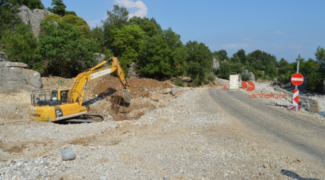 Manavgat Ballıbucak'da köprü bakım çalışması