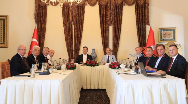 Muhittin Böcek "Büyükşehir Belediye Başkanları Çalıştayı"nda 