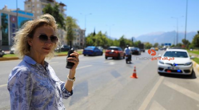 Polis memuru Zehra, hız yapanı affetmiyor
