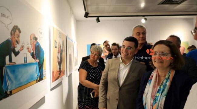Süleyman Demirel karikatürleri sergisi ziyarete açıldı