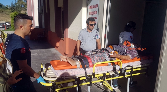 Ticari araç şarampole yuvarlandı: 1 ölü, 1 yaralı