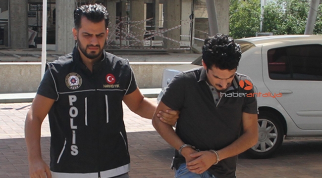 Uyuşturucu ve ruhsatsız tabancayla yakalandı