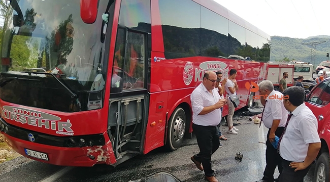 Yolcu otobÃ¼sÃ¼ ile otomobil Ã§arpÄ±ÅtÄ±: 1'i aÄÄ±r 5 yaralÄ± ile ilgili gÃ¶rsel sonucu