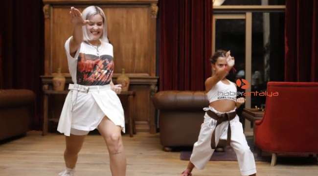 Anne Marie, minik hayranıyla karate yaptı