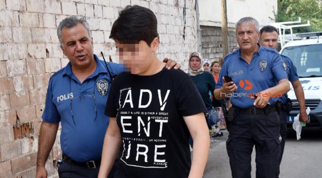 Annesiyle tartışan babasını bıçaklayıp, öldürdü