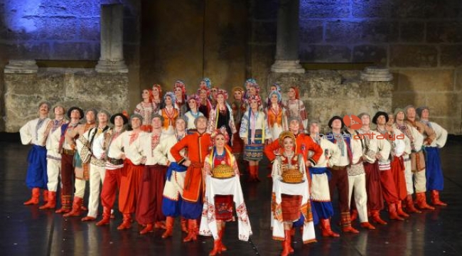 Aspendos'ta dans rüzgârı esti