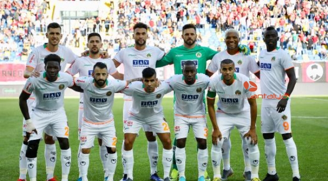 Aytemiz Alanyaspor liderliğini sürdürdü