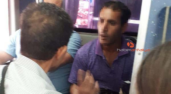 Bacaklarını bağladığı kediyi kemerine takıp, otobüse bindi