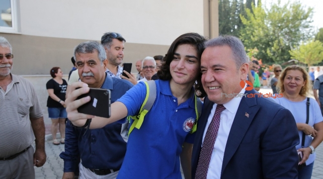 Başkan Böcek: "Gazipaşa'dan Kaş'a eğitime destek vereceğiz"
