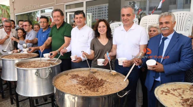 Başkan Semih Esen, aşure ikram etti