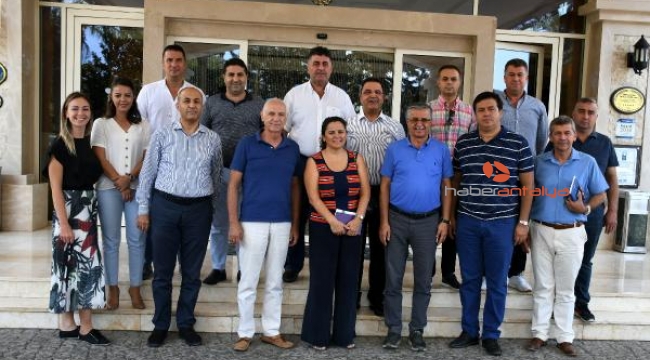 Başkan Topaloğlu otelcilerle buluştu