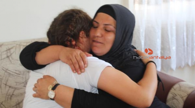 Bir hafta önce evden kaçan Derya ailesine kavuştu