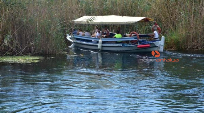 Dalış rekortmeni Şahika Ercümen, Kadın Azmağı'nda dalış yaptı