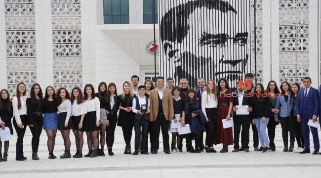 Döşemealtı'nın gençleri DÖGEM ile Avrupalı oldu