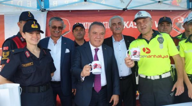 Enduro motosiklet yarışında 'Hayatıma kastım yok, kaskım var' projesi tanıtıldı
