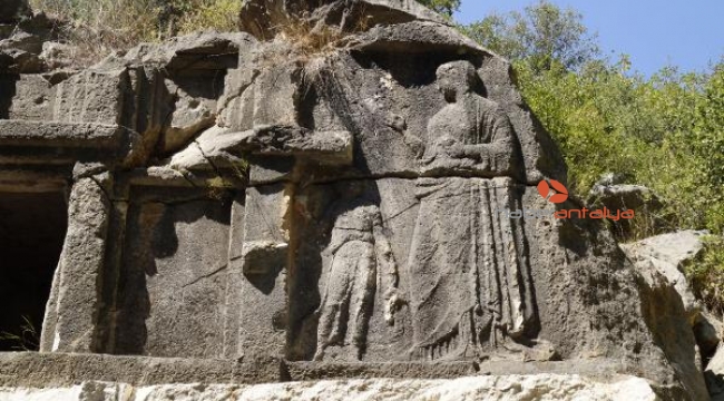 Likya dönemi kaya mezarının EYP ile tahrip edilmesine tepki
