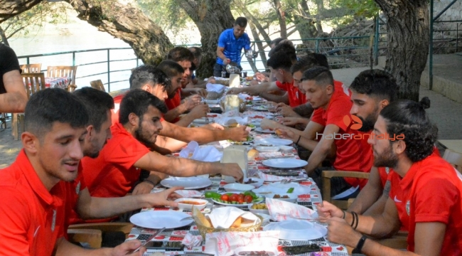 Manavgat Belediyespor moral kahvaltısında bir araya geldi