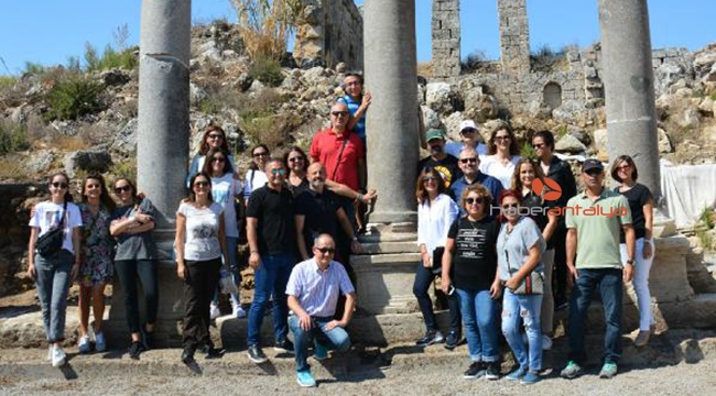 Perge Antik Kenti'nde 52 sütun ayağa kaldırıldı