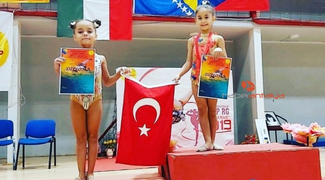 Ritmik cimnastik takımı Bosna Hersek'ten 11 madalya ile döndü