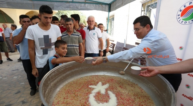 Tütüncü'den Kepezlilere aşure ikramı