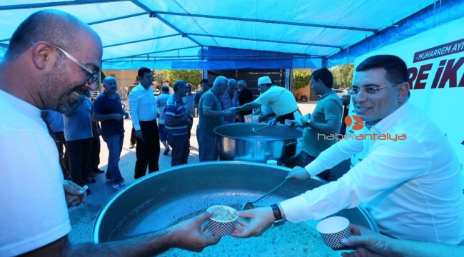 Tütüncü'den sanayi esnafına aşure