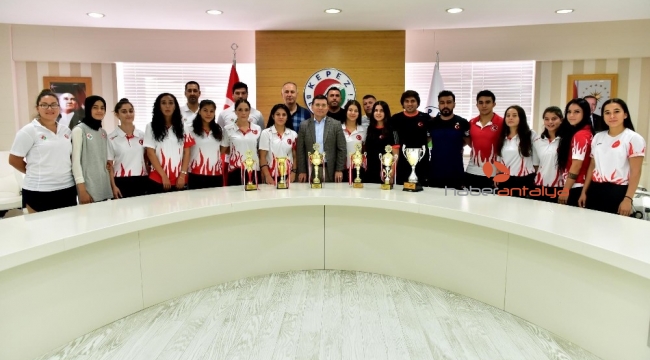 Tütüncü,genç güreşçileri ağırladı