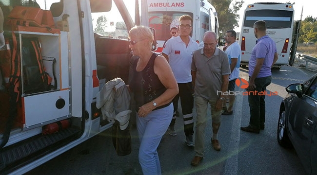 Yolcu midibüsü tur minibüsüne çarptı: 6 yaralı