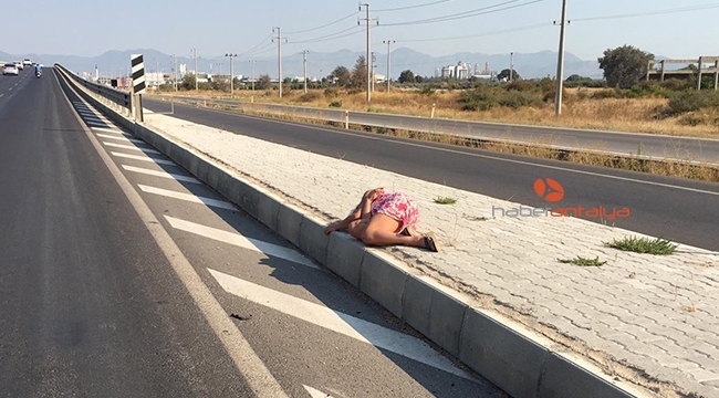Yolda sızıp kalan kadını sağlık ekipleri uyandırdı