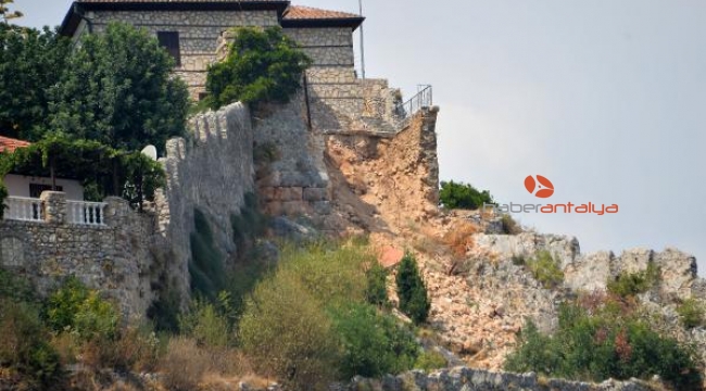Alanya Kalesi'nde yıkılan surlar onarılmadı