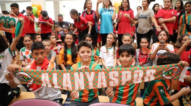 Alanyaspor öğrencilerle buluştu